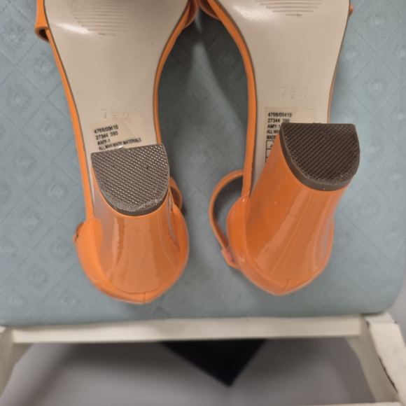 Pierre Dumas Women's Orange Sandals - Picture 8 of 10